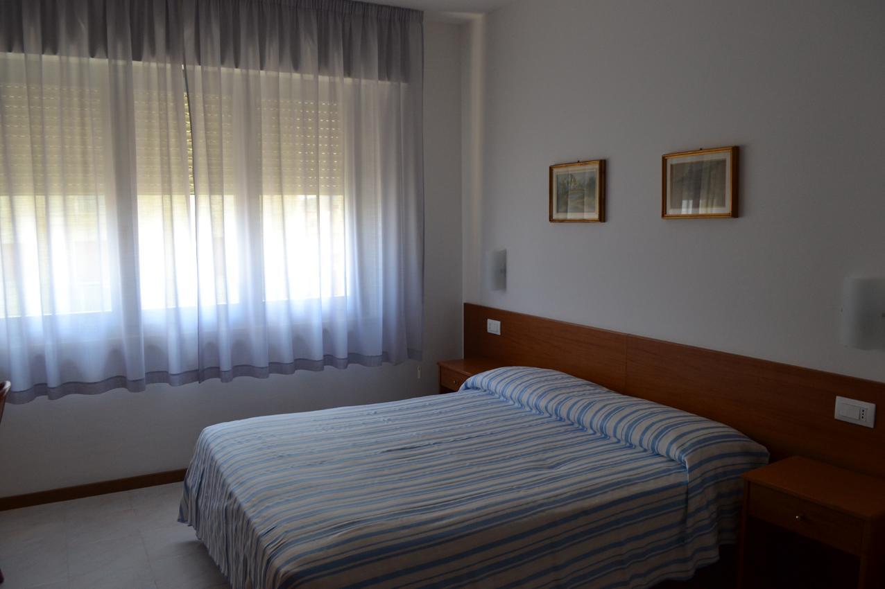 Albergo Quaglia Розето-дельи-Абруцци Экстерьер фото