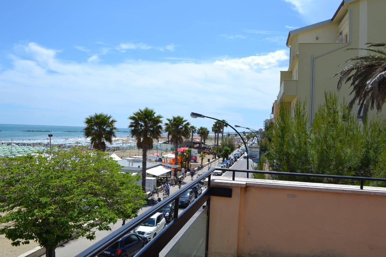 Albergo Quaglia Розето-дельи-Абруцци Экстерьер фото